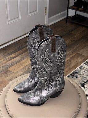 Very Volatile Silver+Black Western Cowboy Boots